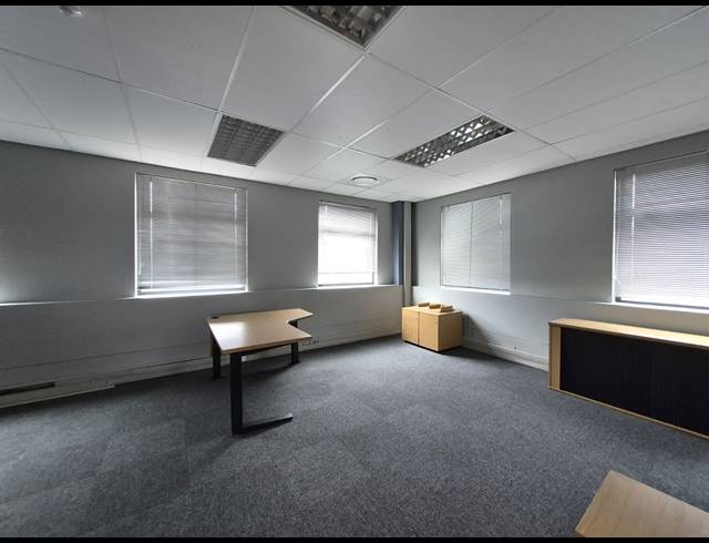 860M² OFFICE TO LET IN SUNNINGHILL